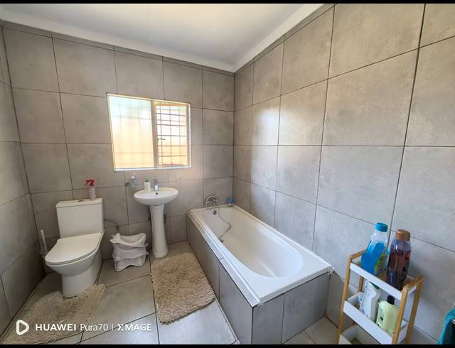 3 BEDROOM APARTMENT FOR SALE IN BIRCHLEIGH NORTH